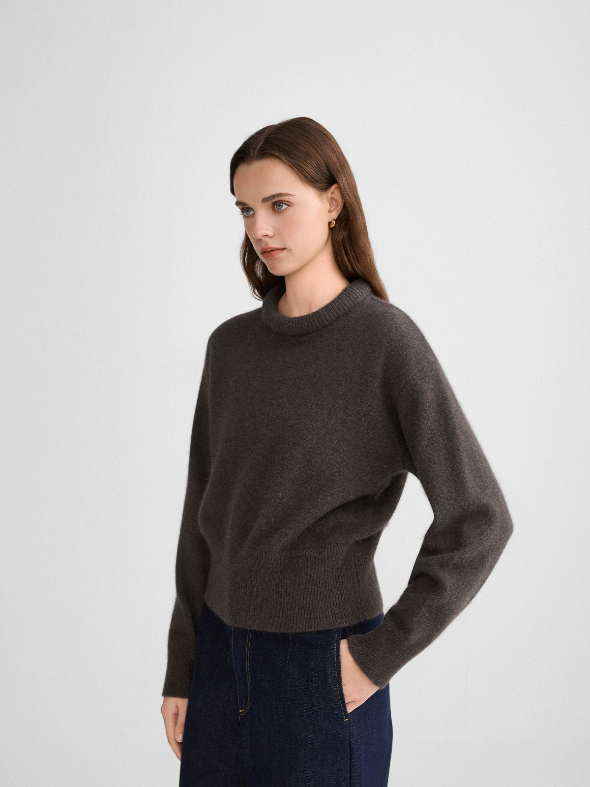 The rumah balloon neck fox fleece knitted sweater cloud mousse short slim knitted crew neck top