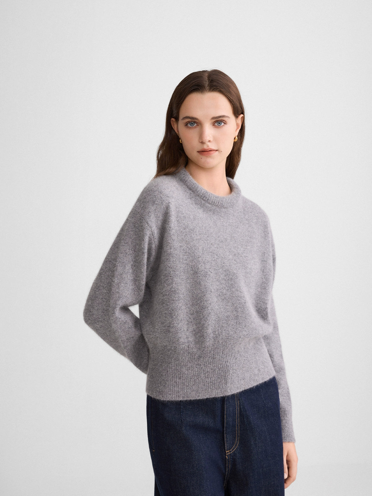 The rumah balloon neck fox fleece knitted sweater cloud mousse short slim knitted crew neck top