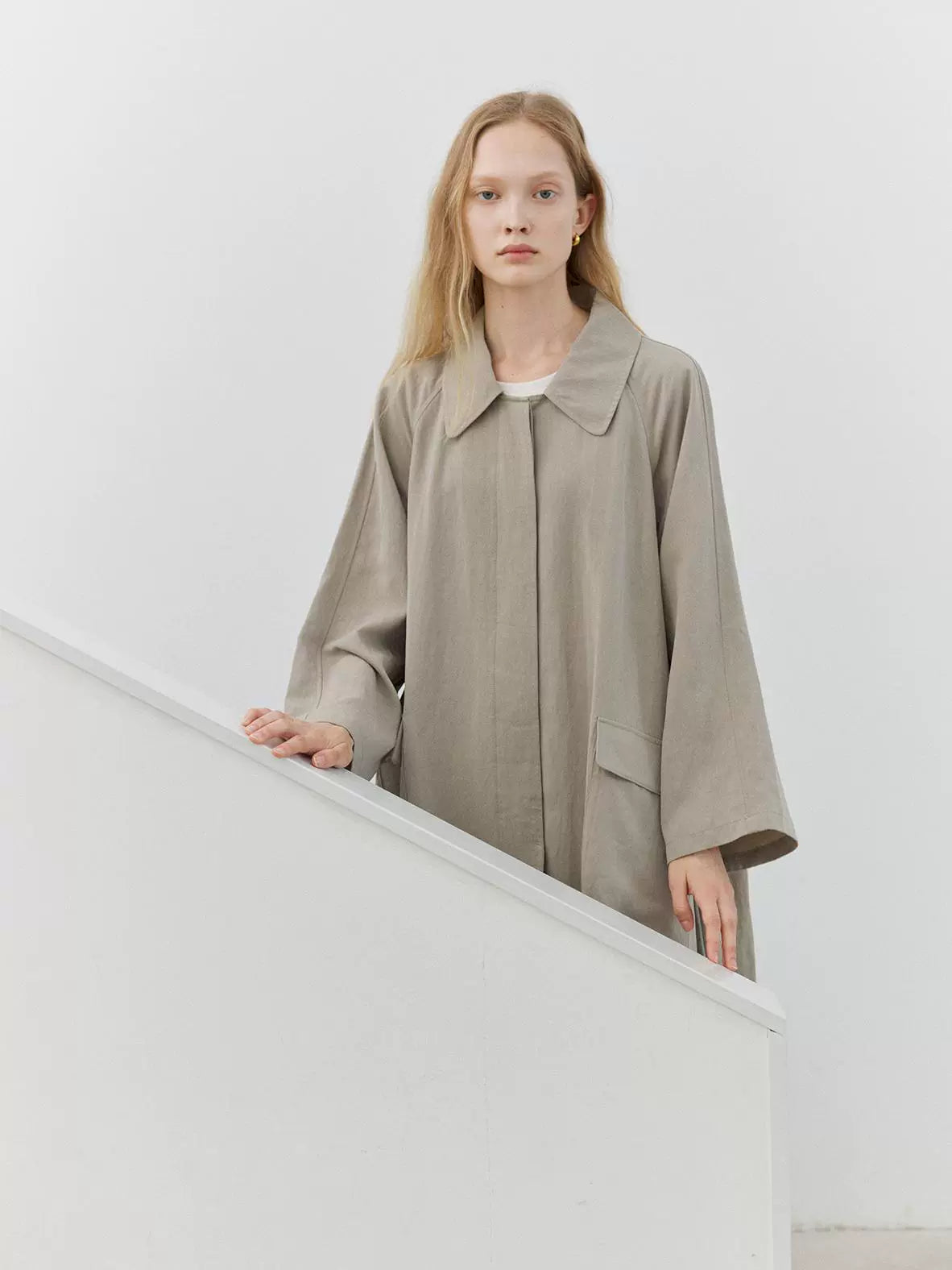 The rumah grey A-shaped trench coat, umbrella-shaped medium and long trench coat