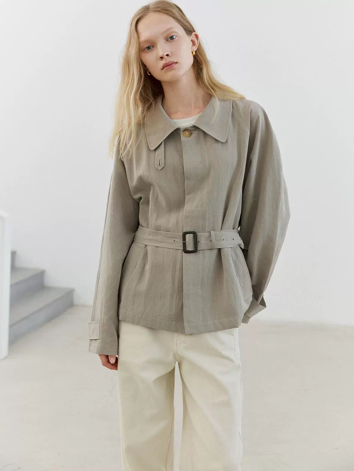The rumah grey short buckle trench coat, Lyocell imitation hemp soft drop trench coat