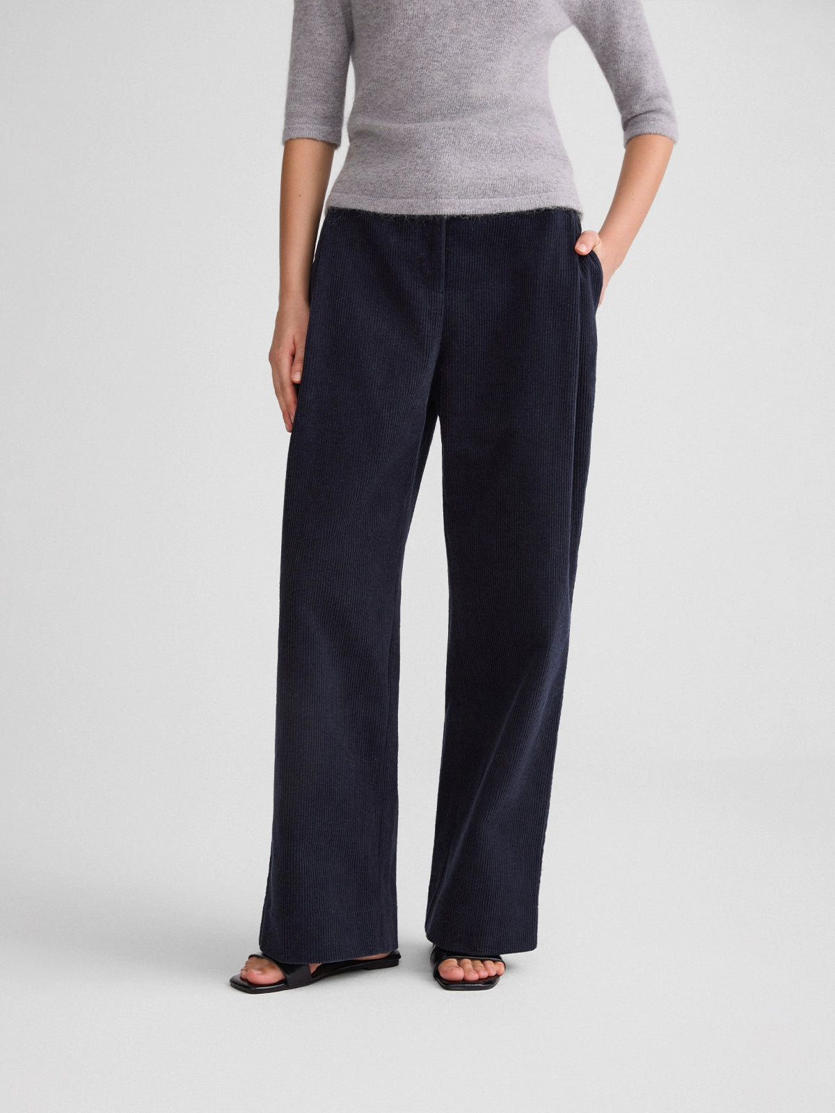 The rumah retro glossy corduroy casual pants, three-dimensional strip velvet micro-cocoon tooling high-waisted wide-leg pants