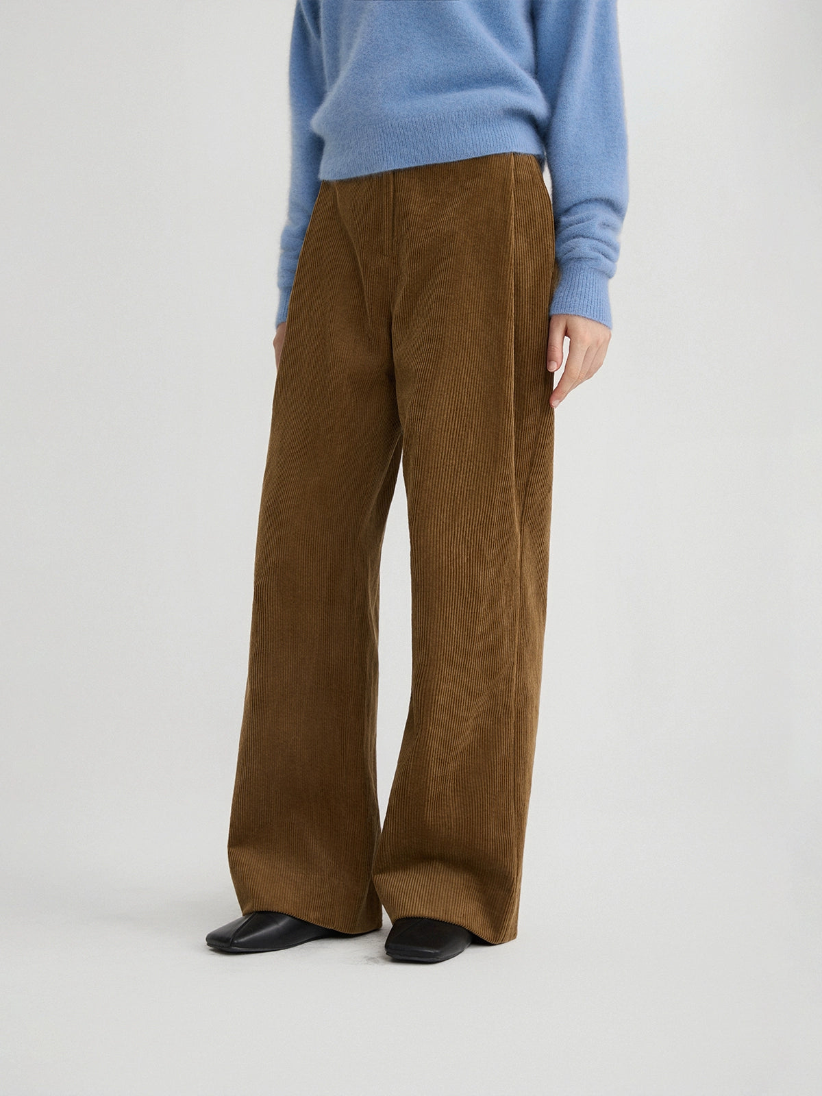 The rumah retro glossy corduroy casual pants, three-dimensional strip velvet micro-cocoon tooling high-waisted wide-leg pants