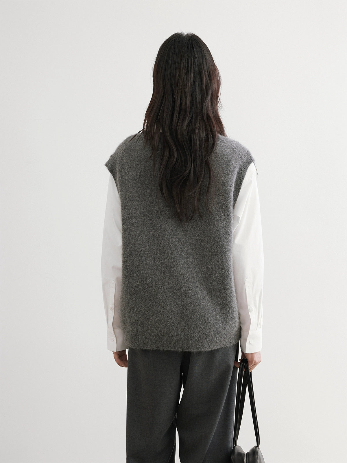 The rumah fox original velvet vest vest, wool vest women's new V-neck knitted vest, stacked on the outside
